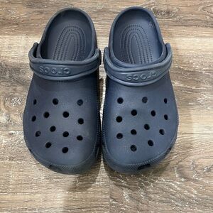 Crocs! Women’s 7 men’s 9